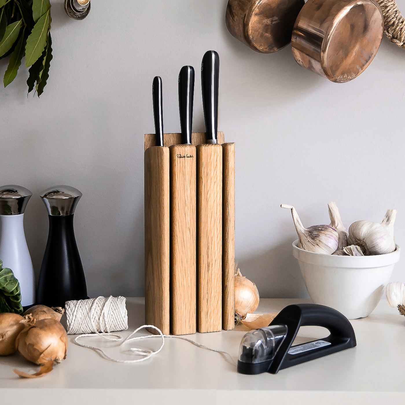 Signature Book Oak Chef's Set with Knife Sharpener