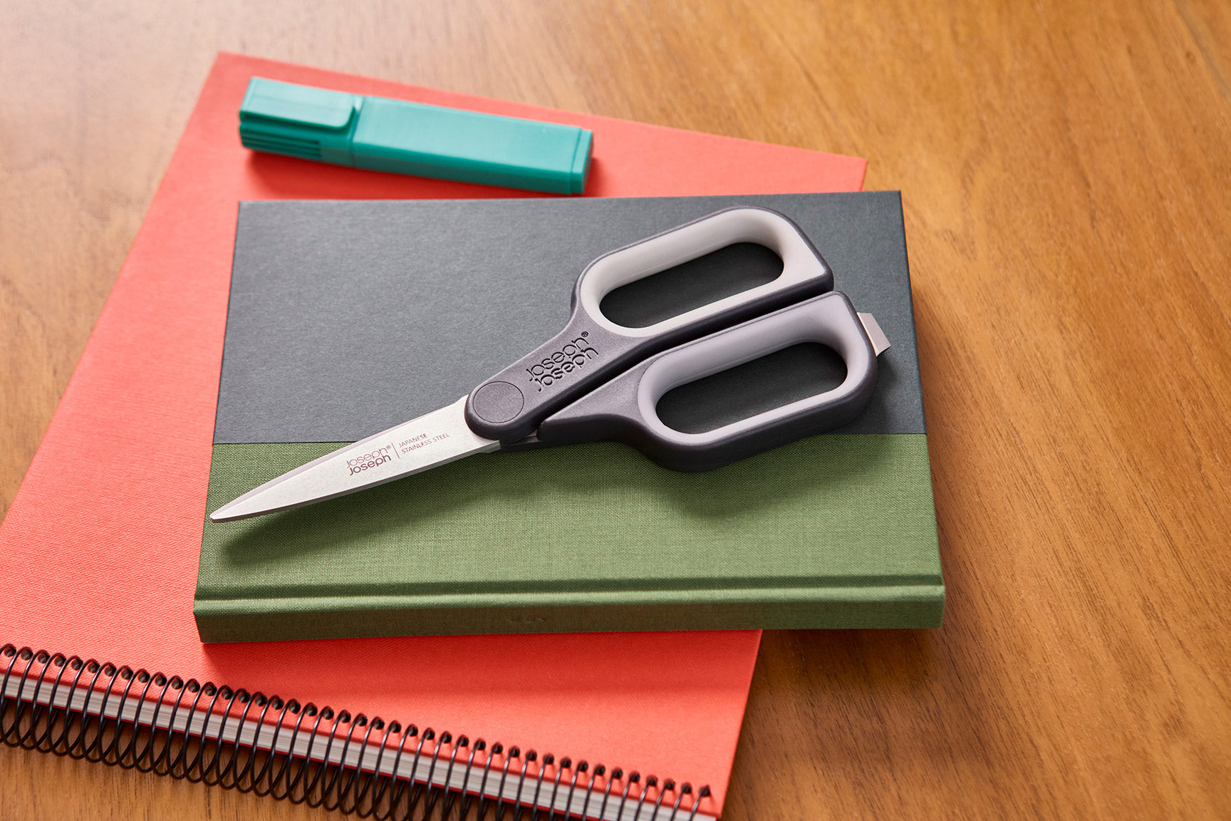 PlusCut™ Grey Scissors with Integrated Box Cutter