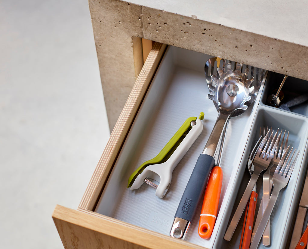 Tweezy™ 2-in-1 Pitter & Huller Tool