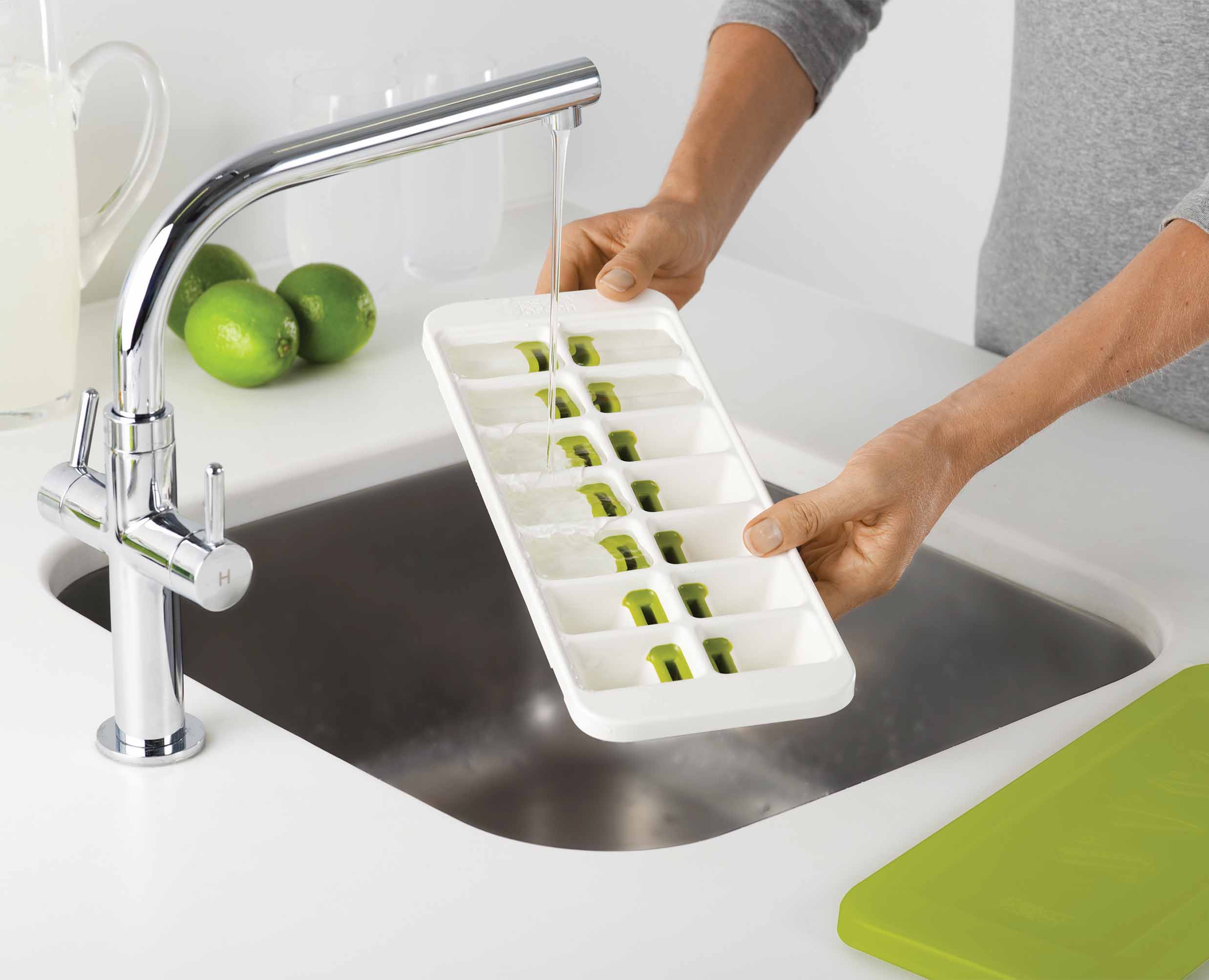 QuickSnap™ Plus Green Ice Cube Tray