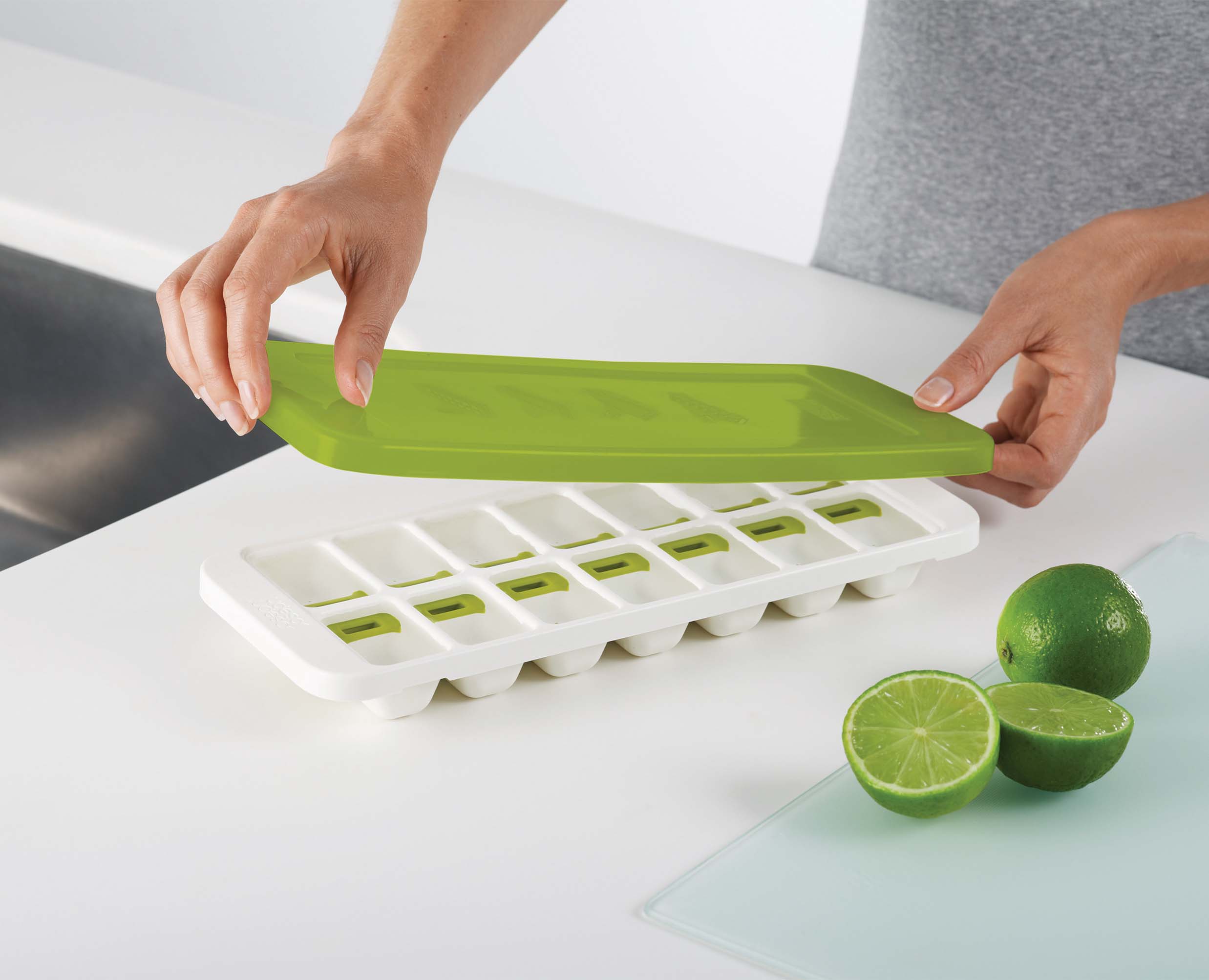 QuickSnap™ Plus Green Ice Cube Tray