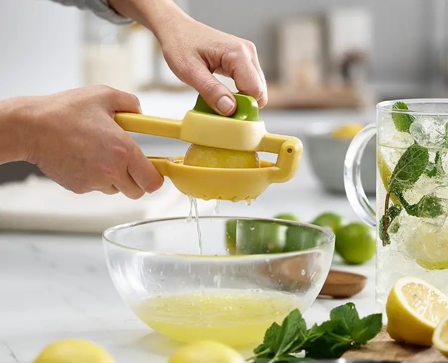JuiceMax™ Dual-action Yellow Citrus Press