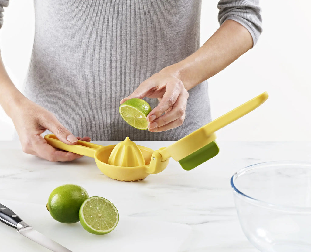 JuiceMax™ Dual-action Yellow Citrus Press