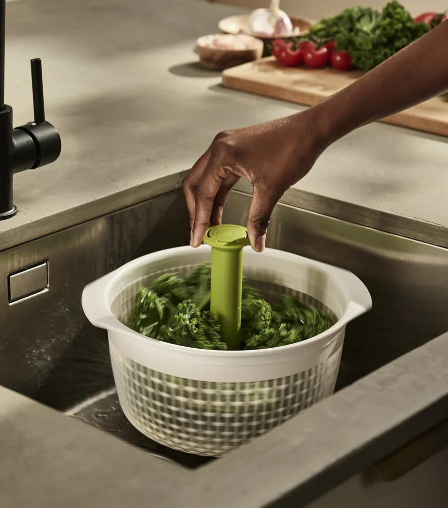 Spindola™ Green In-sink Salad-spinning Colander
