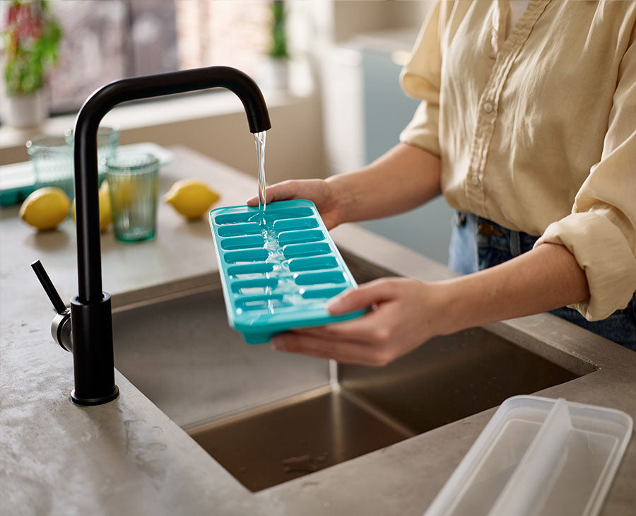 Flow™ Easy-fill Blue Ice-cube Tray