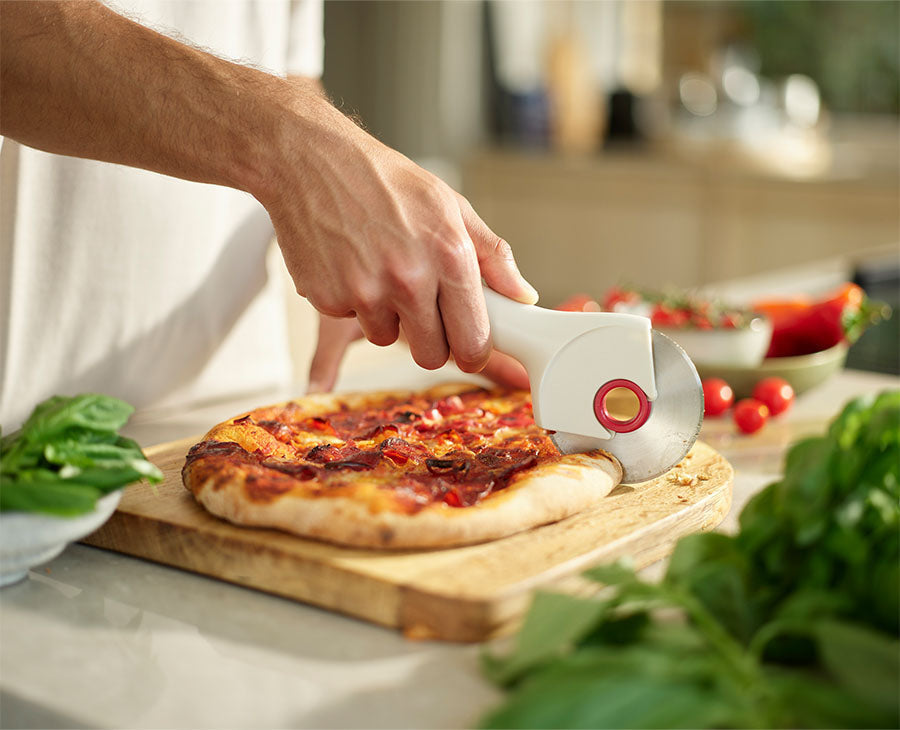 Ringo™ Easy-clean Red Pizza Cutter