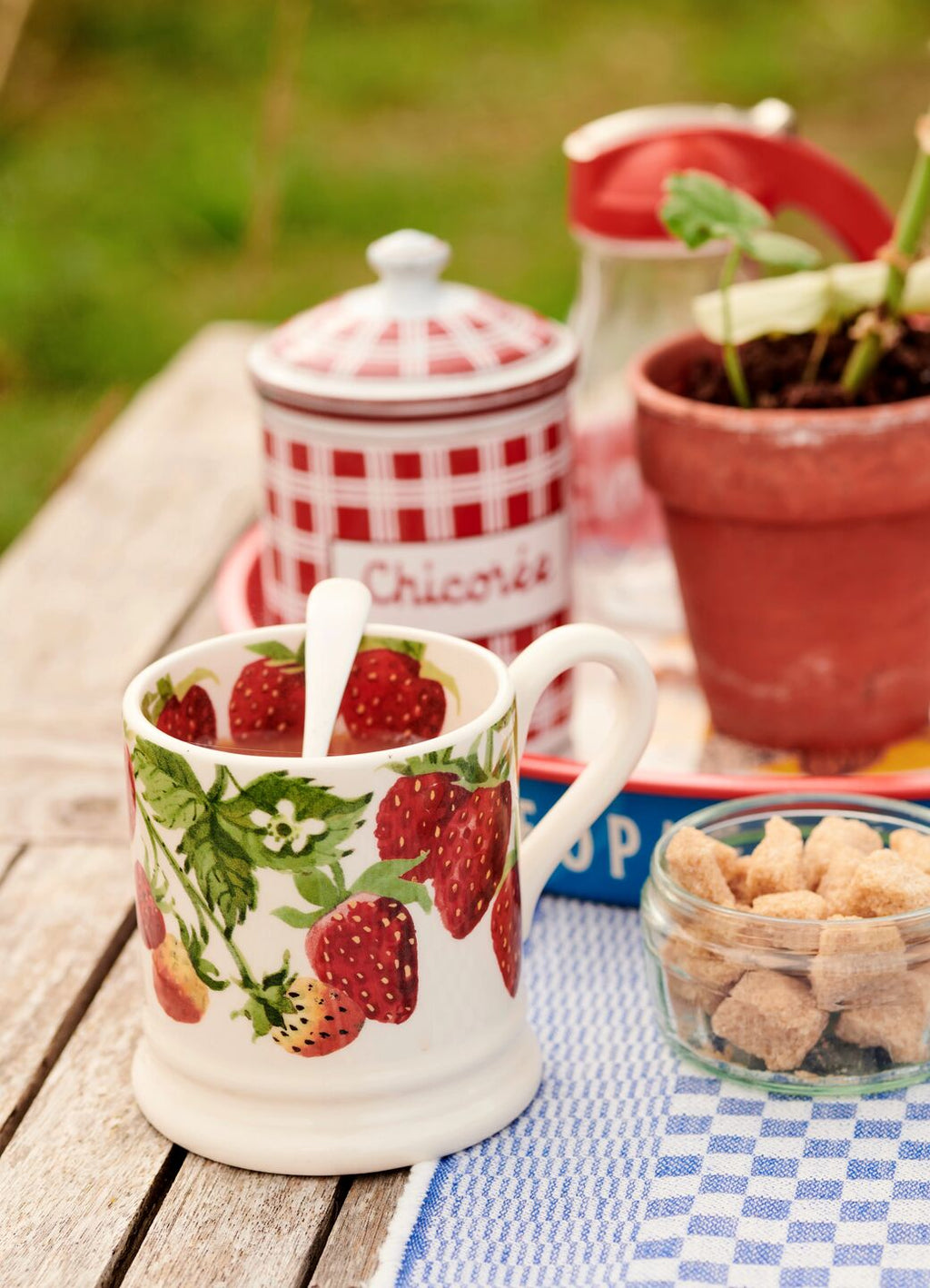 Emma Bridgewater Strawberries 1/2 Pint Mug