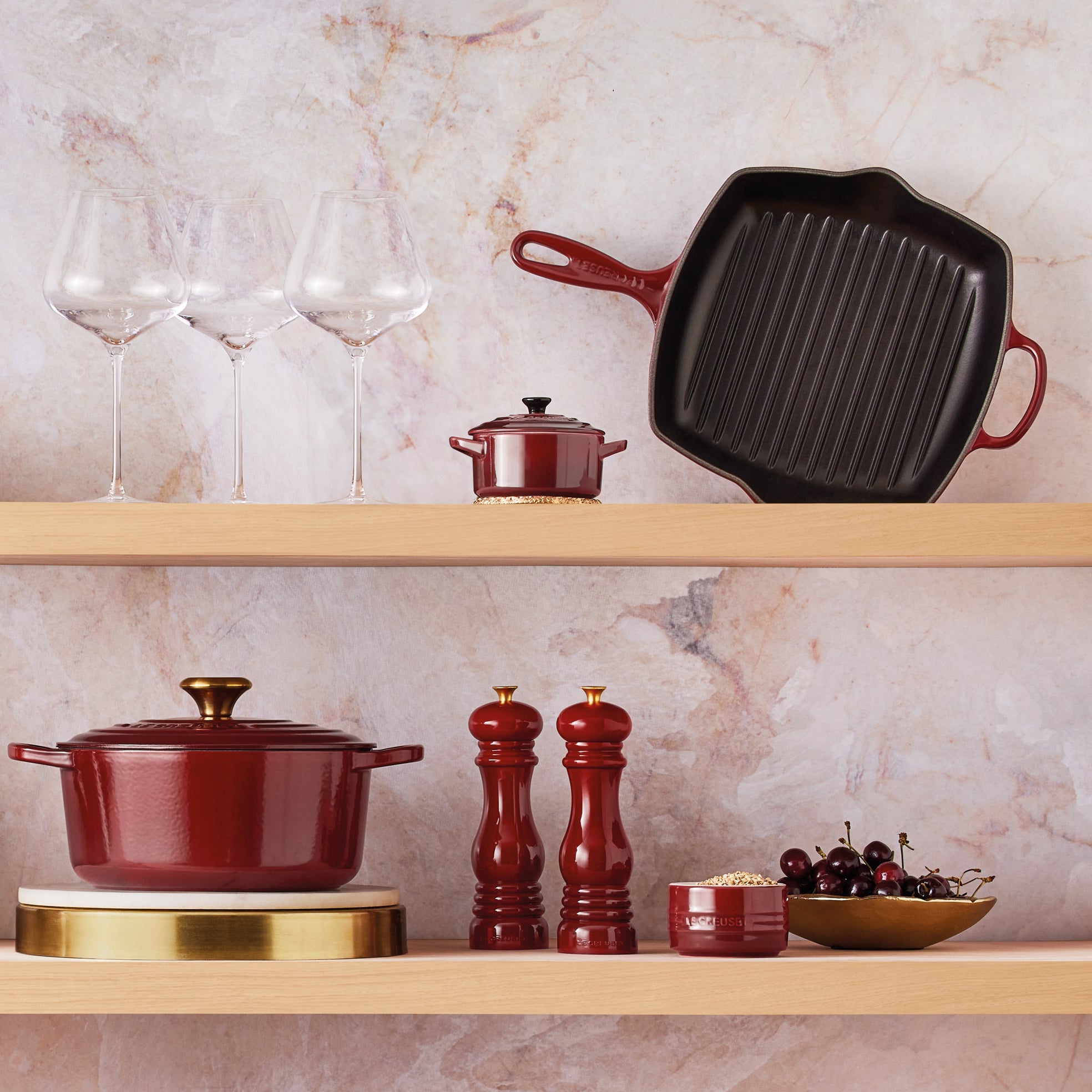 Le Creuset Set of 2  Salt & Pepper Mills GARNET