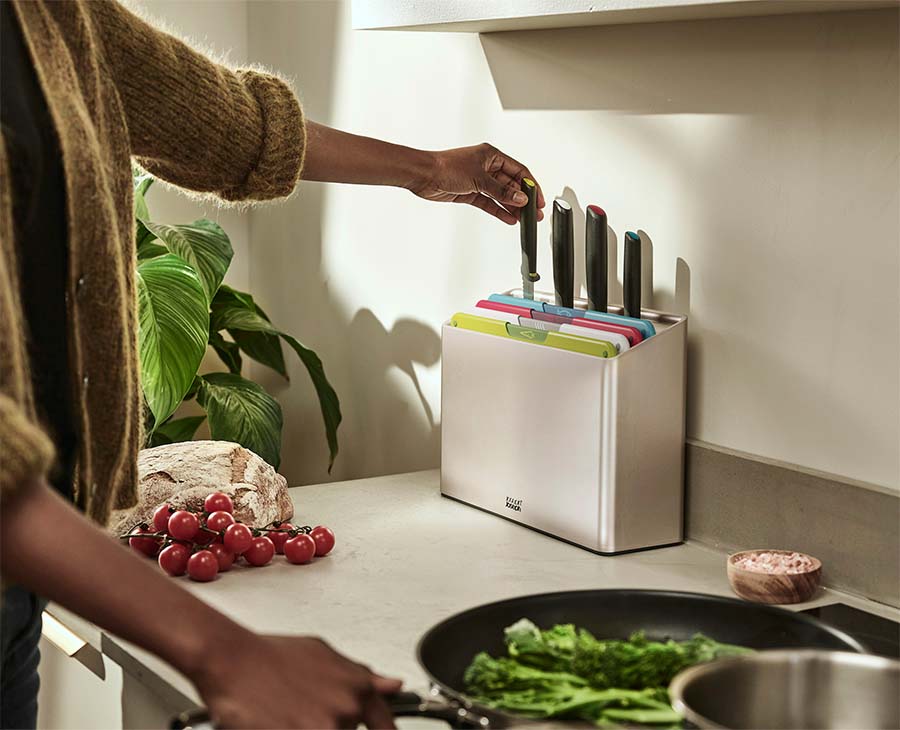 Folio™ Icon Plus Multicolour 8-piece Knife & Chopping Board Set