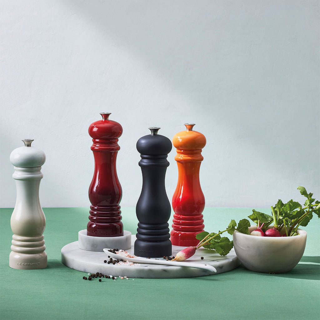 Le Creuset Classic Pepper Mill - Black