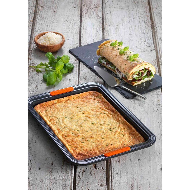 Le Creuset Swiss Roll Tray 33cm