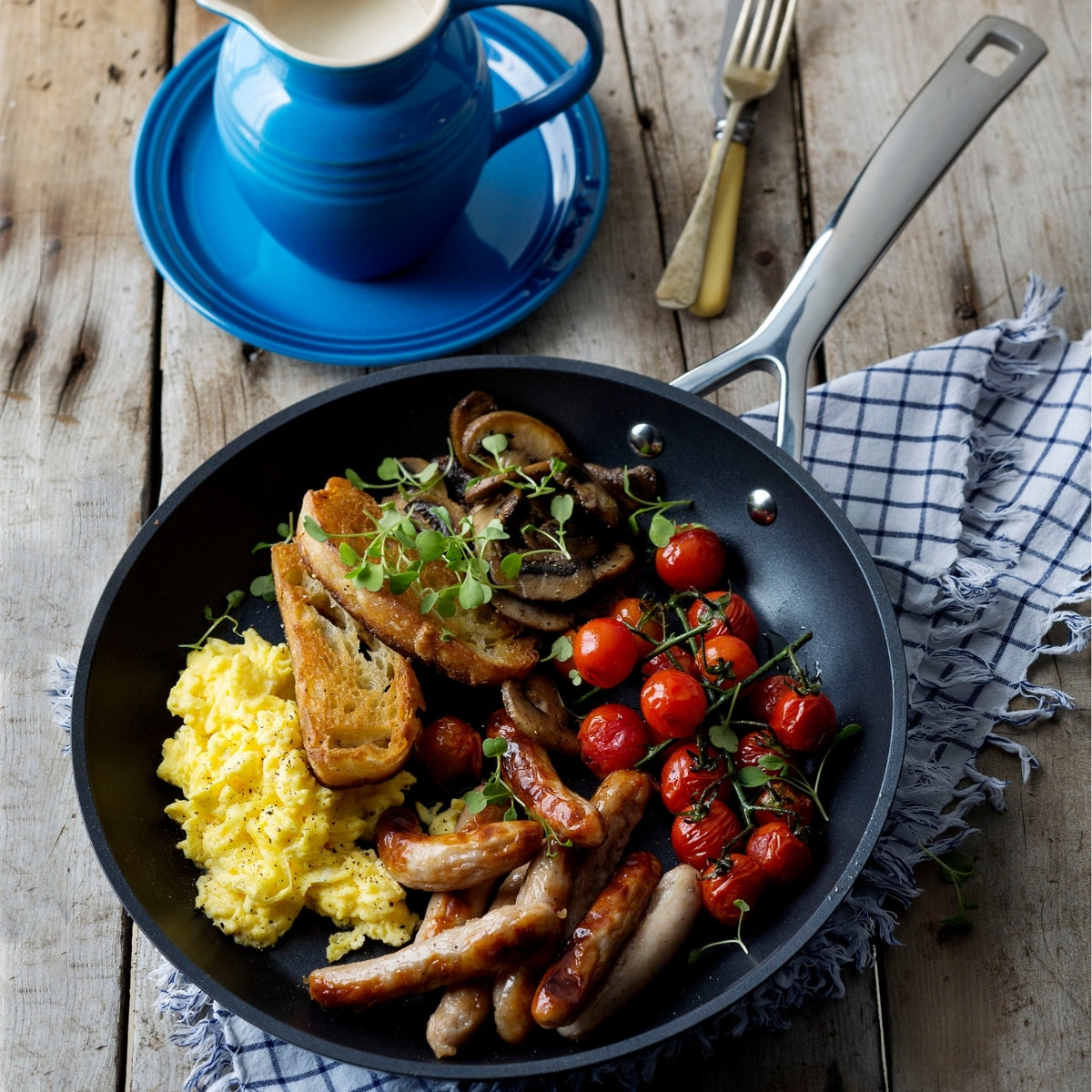 Le Creuset Toughened Non - Stick Shallow Frying Pan 20cm