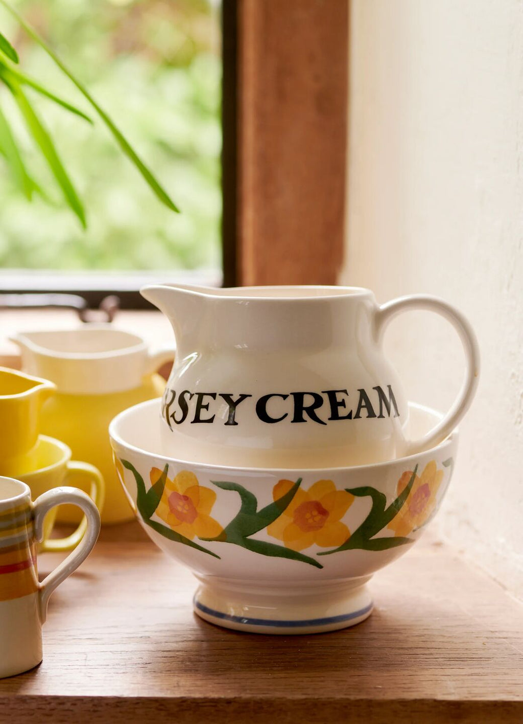 Black Toast Jersey Cream 1/2 Pint Jug