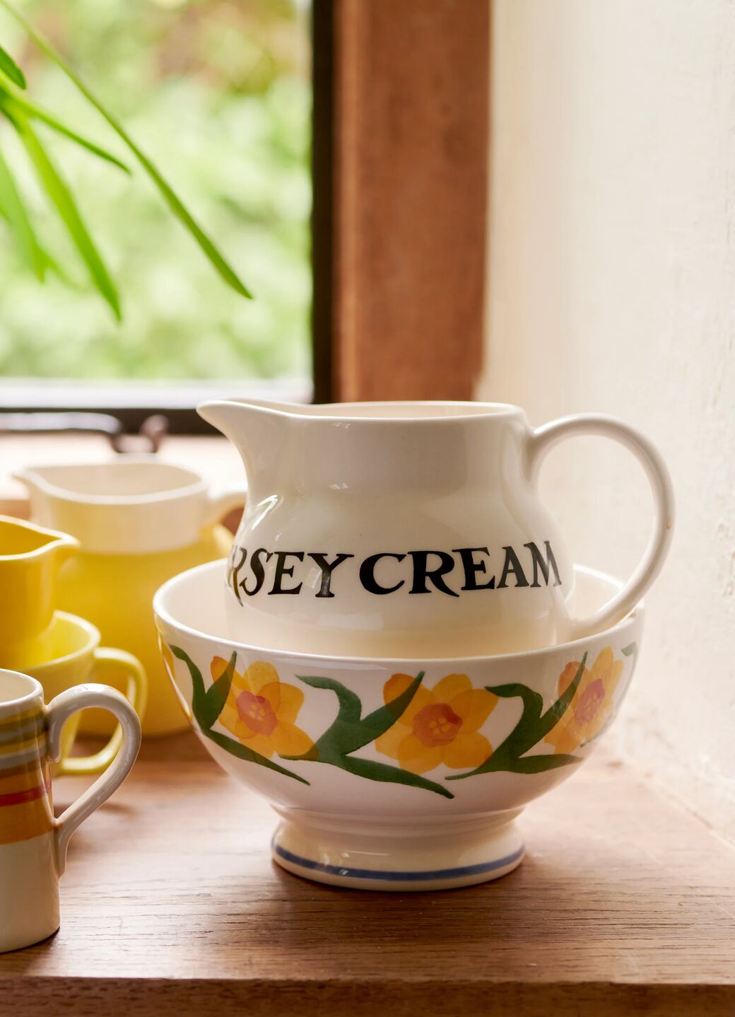 Black Toast Jersey Cream 1/2 Pint Jug
