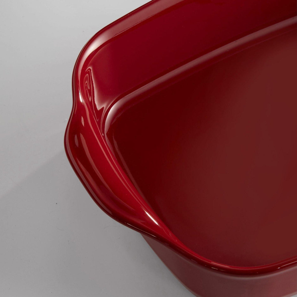 Emile Henry Medium Oven Dish - Burgundy