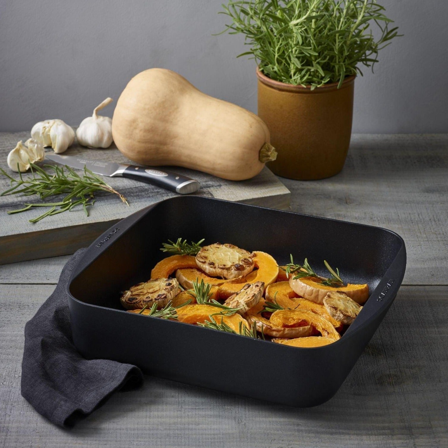 SCANPAN TechnIQ The Square Roasting Pan 28cm x 28cm 4.6L
